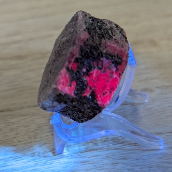 UV Reactive Ruby Corundum with Record Keepers - India #1 - Picture 6 of 11